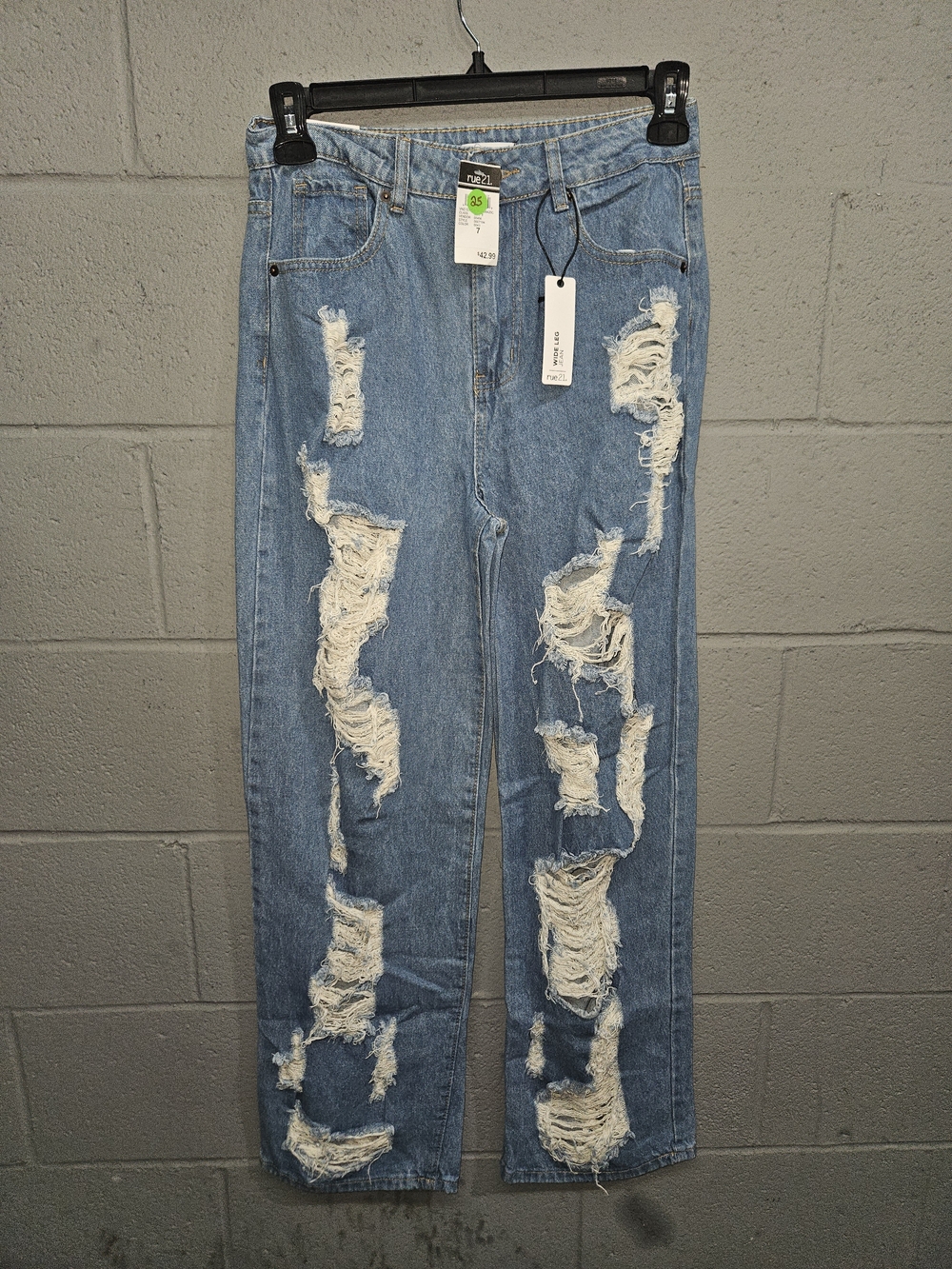 Women's distressed wide leg rue21 jeans brand new with the tags Super High Waist